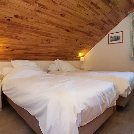 Nyaraló Le Clos Du Bas Ban